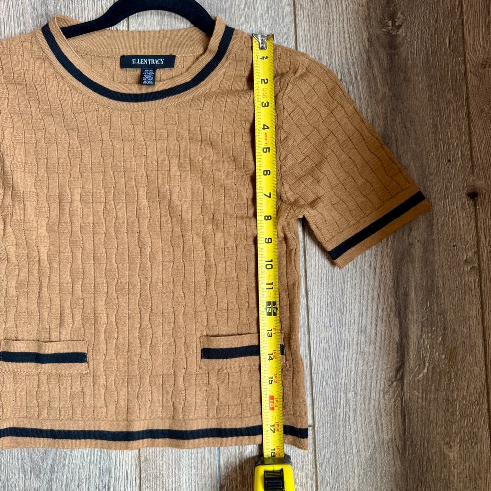 Ellen Tracy Tan and Black Ribbed Short Sleeve crop-Top - Picture 8 of 8